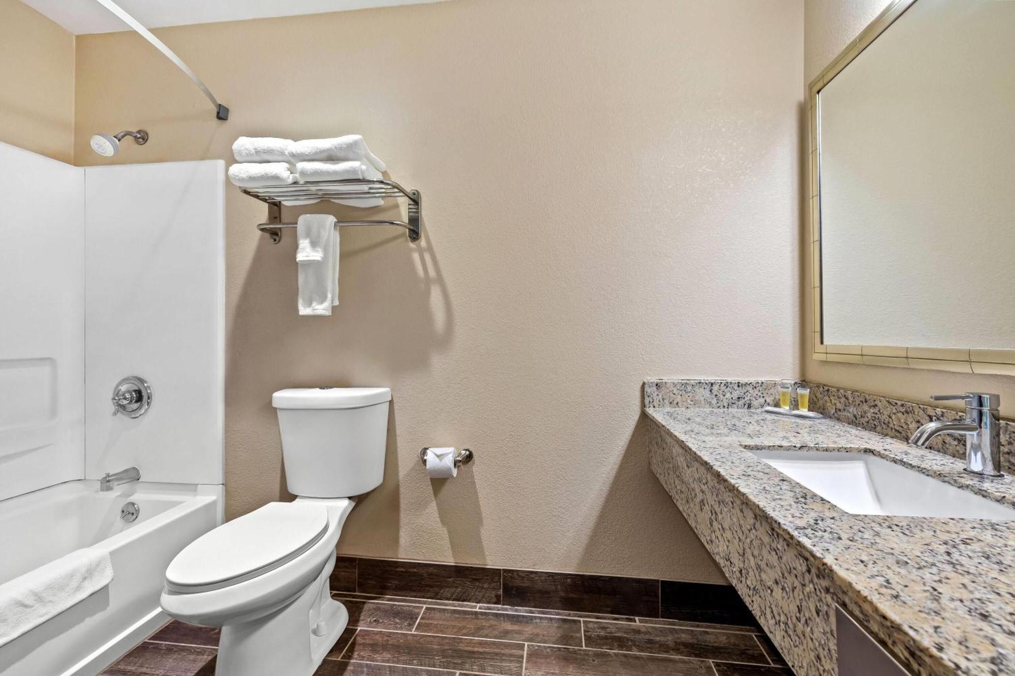 Days Inn By Wyndham Black River Falls - Access To Atv Trail Exterior foto