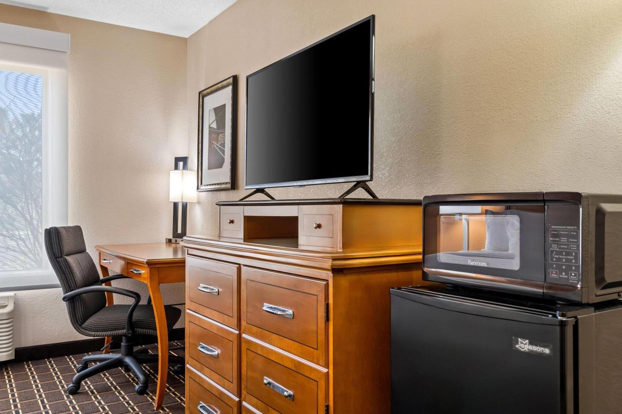 Days Inn By Wyndham Black River Falls - Access To Atv Trail Exterior foto