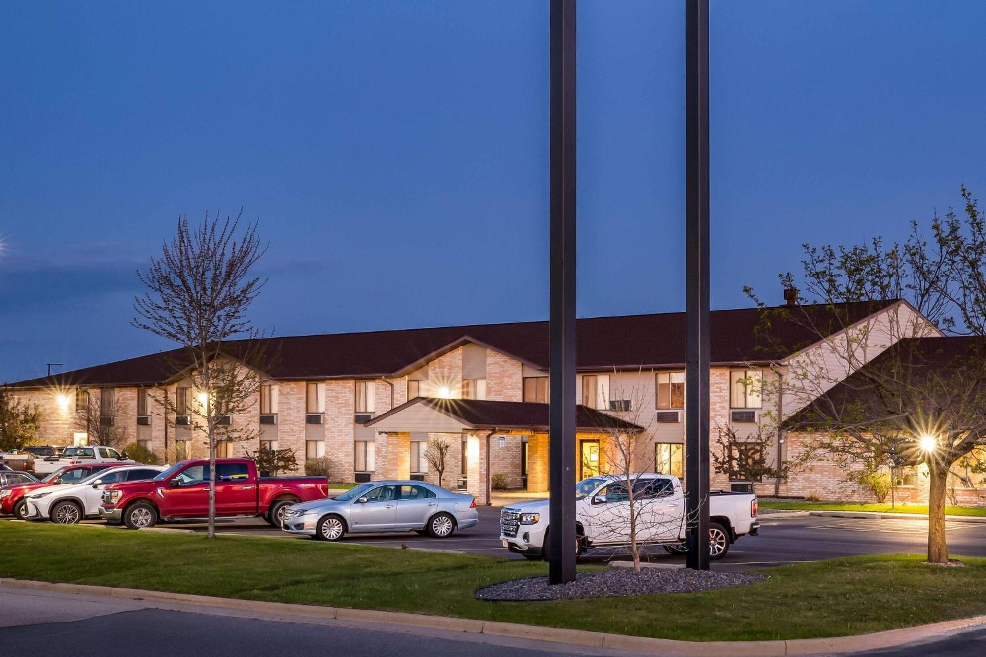 Days Inn By Wyndham Black River Falls - Access To Atv Trail Exterior foto