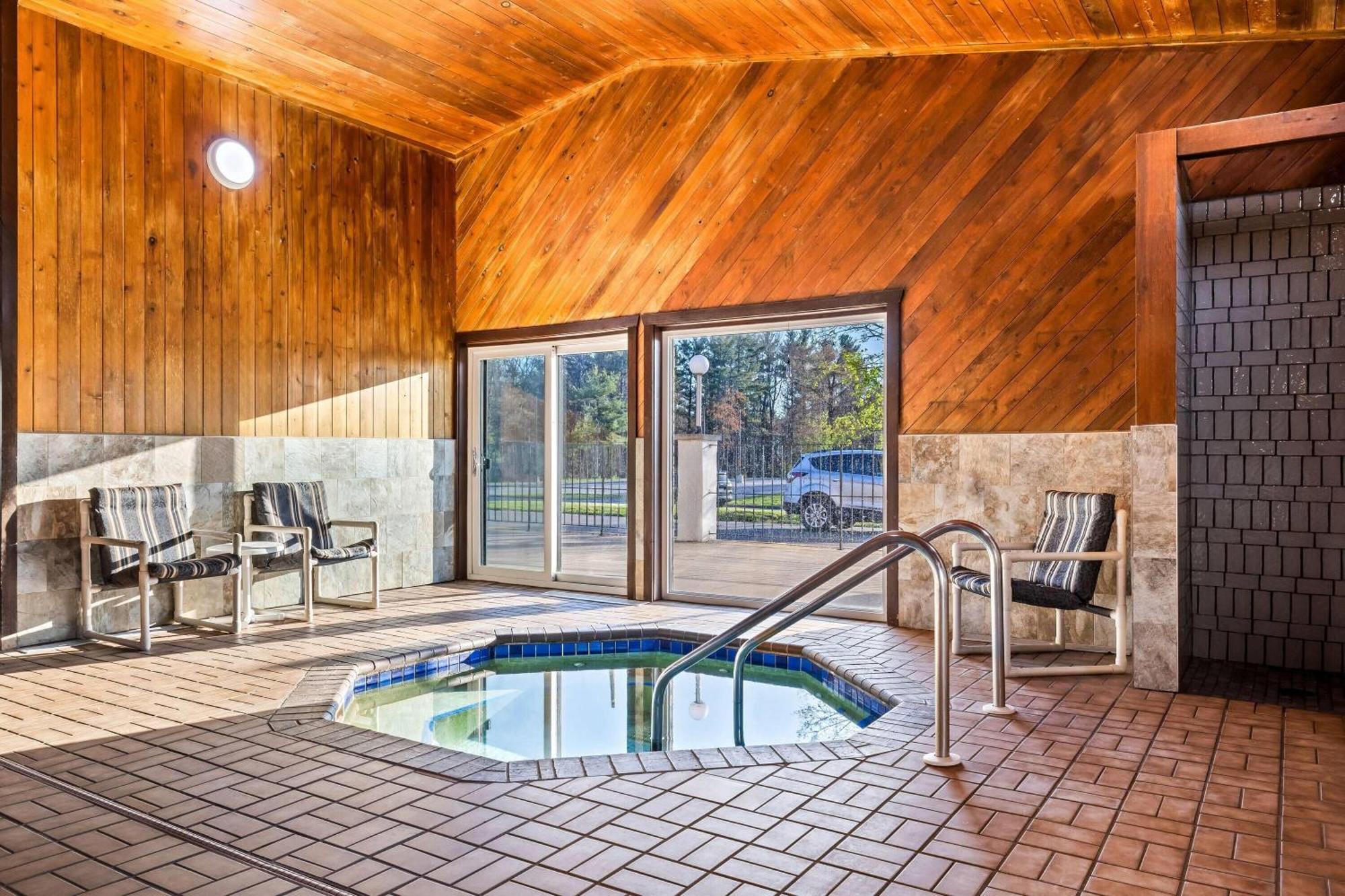 Days Inn By Wyndham Black River Falls - Access To Atv Trail Exterior foto